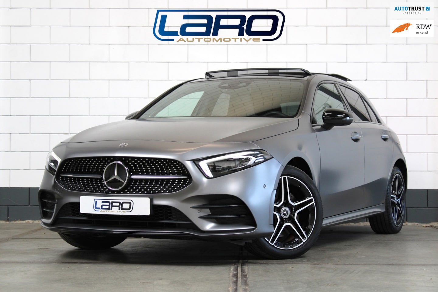 Mercedes-Benz A-klasse - 250 e AMG Line Uniek! | Pano Leer ACC Burmester HuD 360 Multibeam CarPlay Keyless - AutoWereld.nl