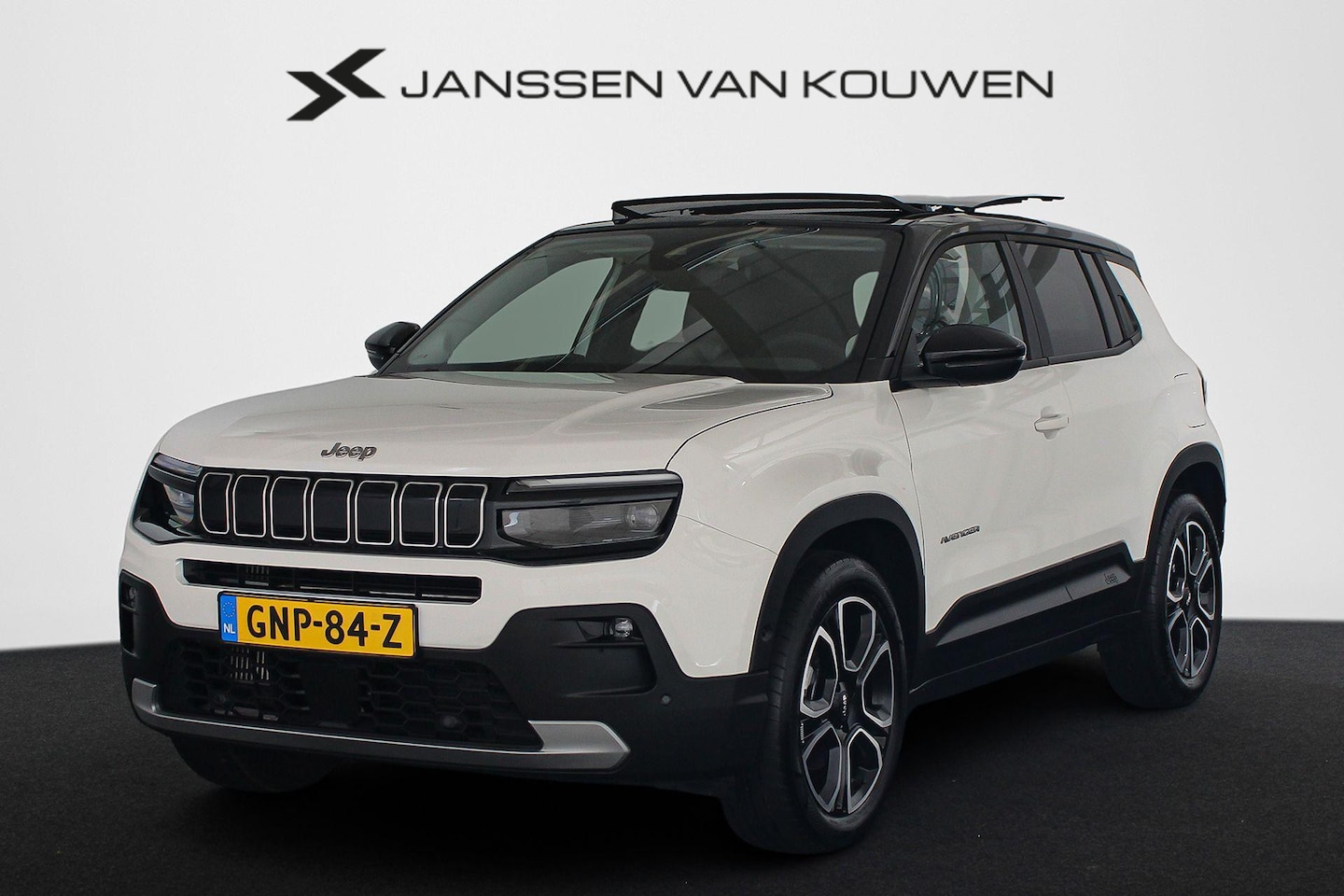 Jeep Avenger - 1.2 e-Hybrid Summit Panoramadak Keyless Camera JBL Audio - AutoWereld.nl