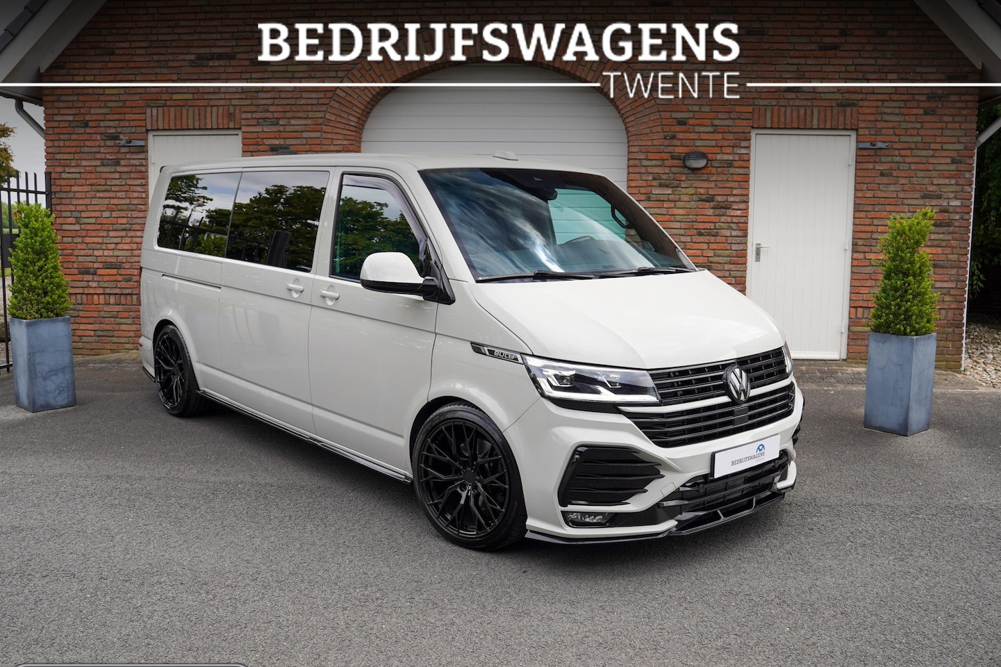 Volkswagen Transporter - 2.0 TDI 204PK DSG L2H1 DUB/CAB SPECIAL - AutoWereld.nl