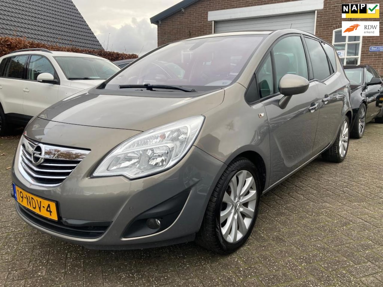 Opel Meriva - 1.4 Turbo Cosmo bj 2010, Clima, Cruise, PDC, Half leer 17 inch velgen. - AutoWereld.nl