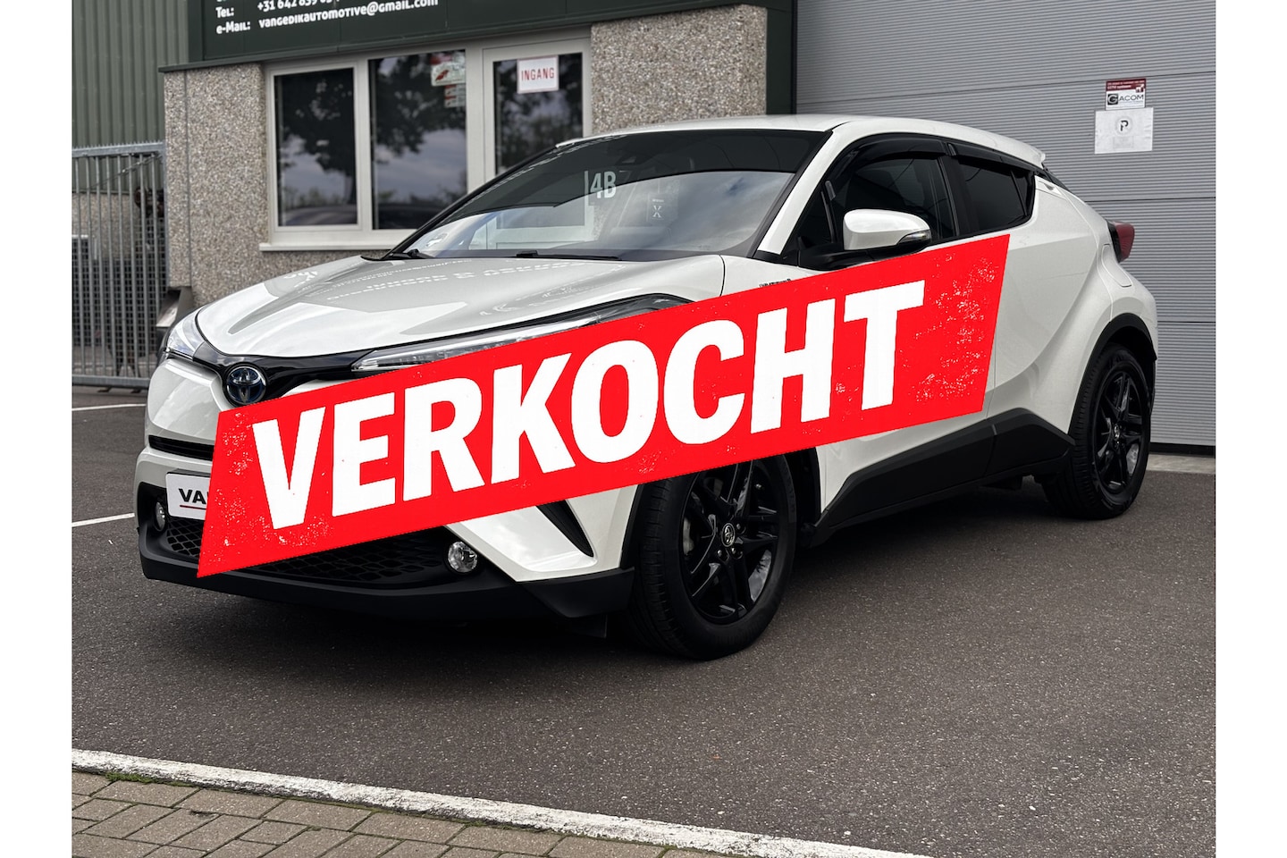 Toyota C-HR - 1.8 Hybrid Active Navi Keyless Acc Camera Clima Cruise Automaat - AutoWereld.nl