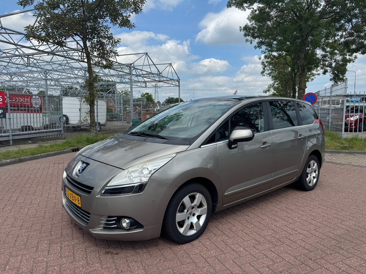 Peugeot 5008 - 1.6 HDiF Blue Lease 5p. 1.6 HDiF Blue Lease 5p. - AutoWereld.nl