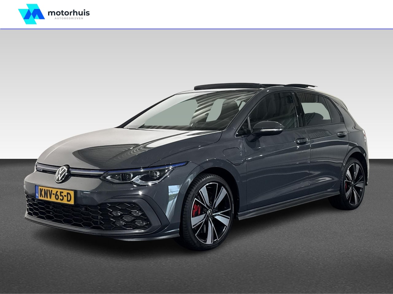 Volkswagen Golf - 1.4 eHybrid GTE PHEV 245PK PANO VIRTUAL IQ LIGHT SFEER - AutoWereld.nl