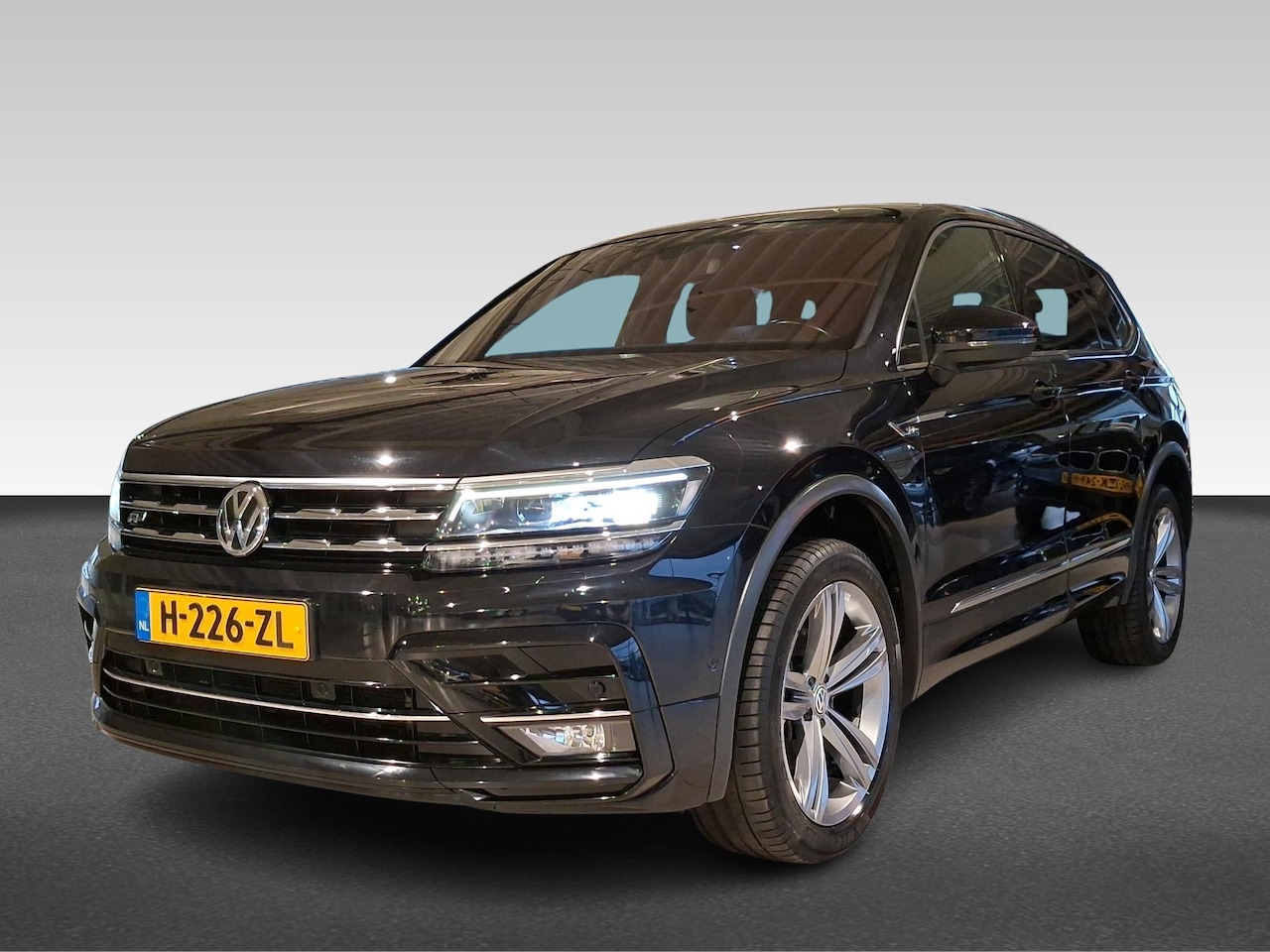 Volkswagen Tiguan Allspace - 1.5 TSI 150pk Highline Business R-LINE | 7ZITS |AUT | | PANO | LED | NAP - AutoWereld.nl