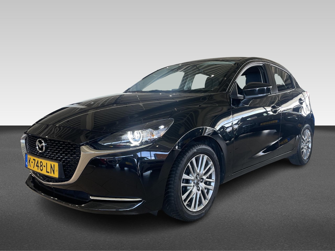 Mazda 2 - 1.5 SKYACTIV-G 90PK Luxury Navi/ Stoel en stuurverwarming - AutoWereld.nl