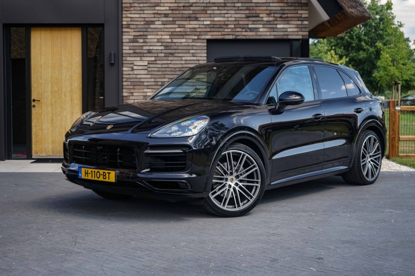 Porsche Cayenne - 3.0 E-Hybrid V6 Pano/Bose/Sport-Chrono/360/trkhk - AutoWereld.nl