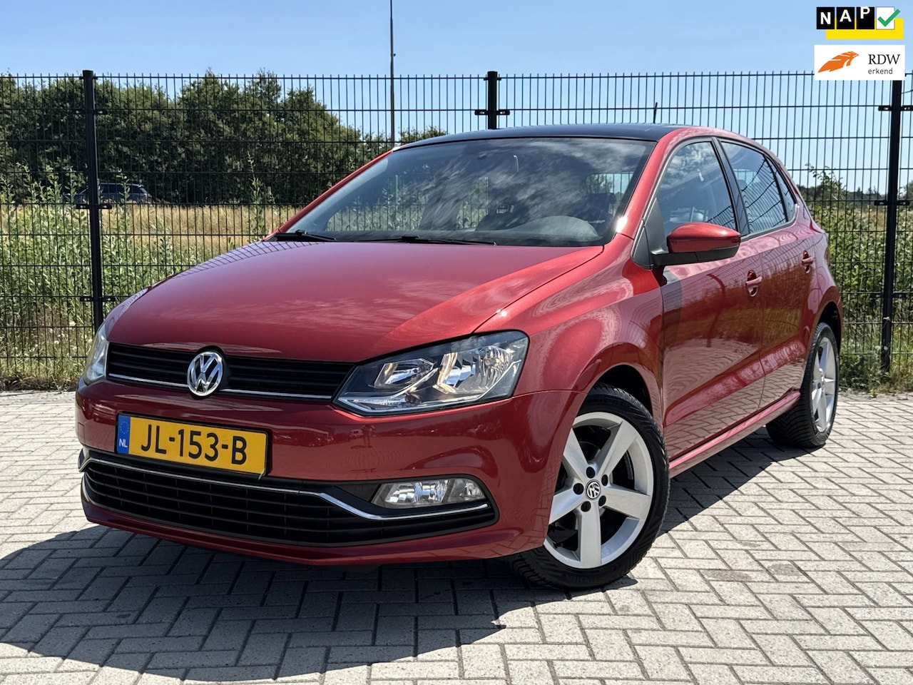 Volkswagen Polo - 1.2 TSI Highline | Parkeersensoren | Panoramadak | Airco | Cruise Control | - AutoWereld.nl