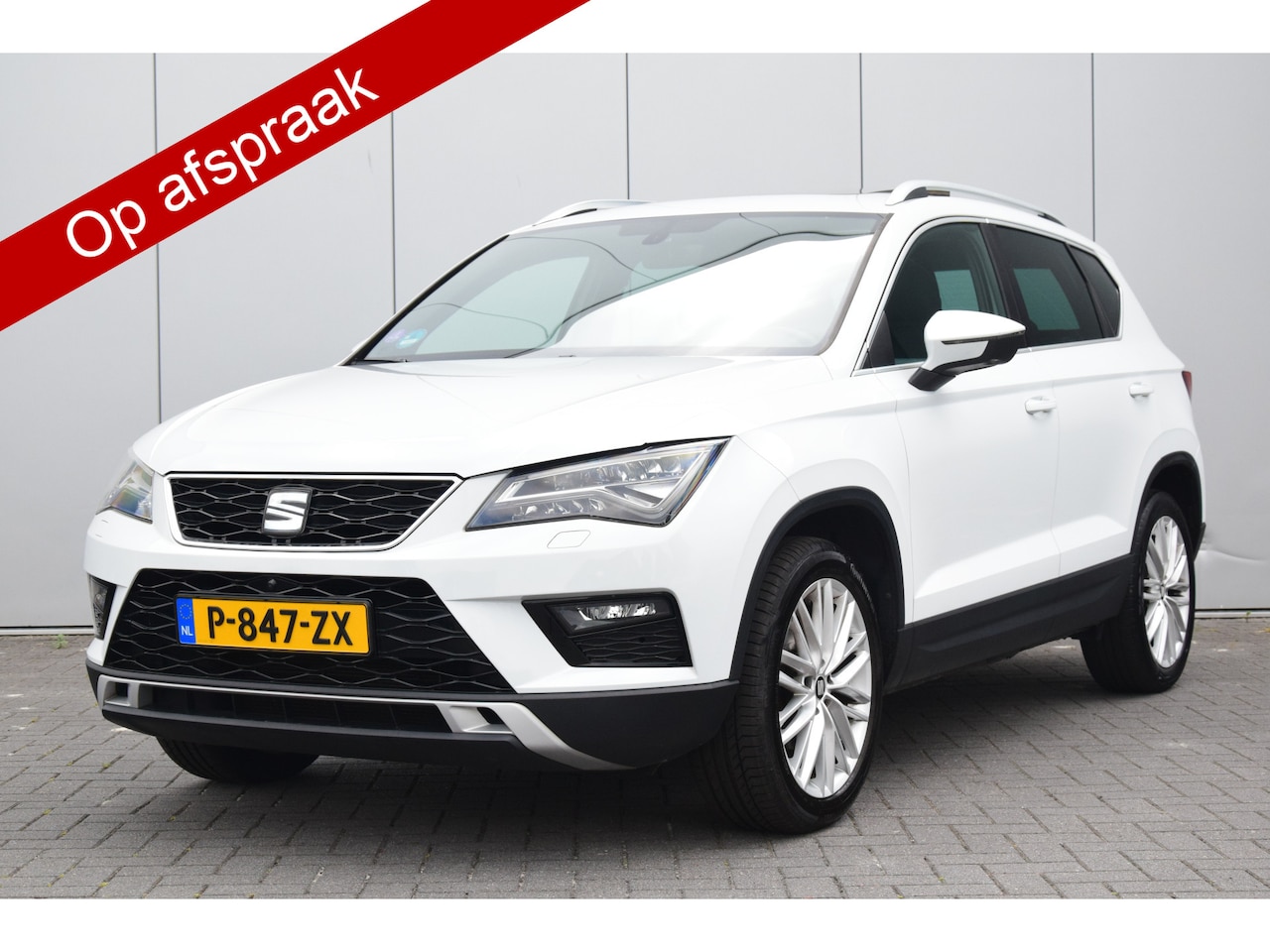 SEAT Ateca - 1.5 TSI Xcellence Business Intense Pano Camera/360 Leer/Verwarmd Led Trekhaak/wegklapbaar - AutoWereld.nl