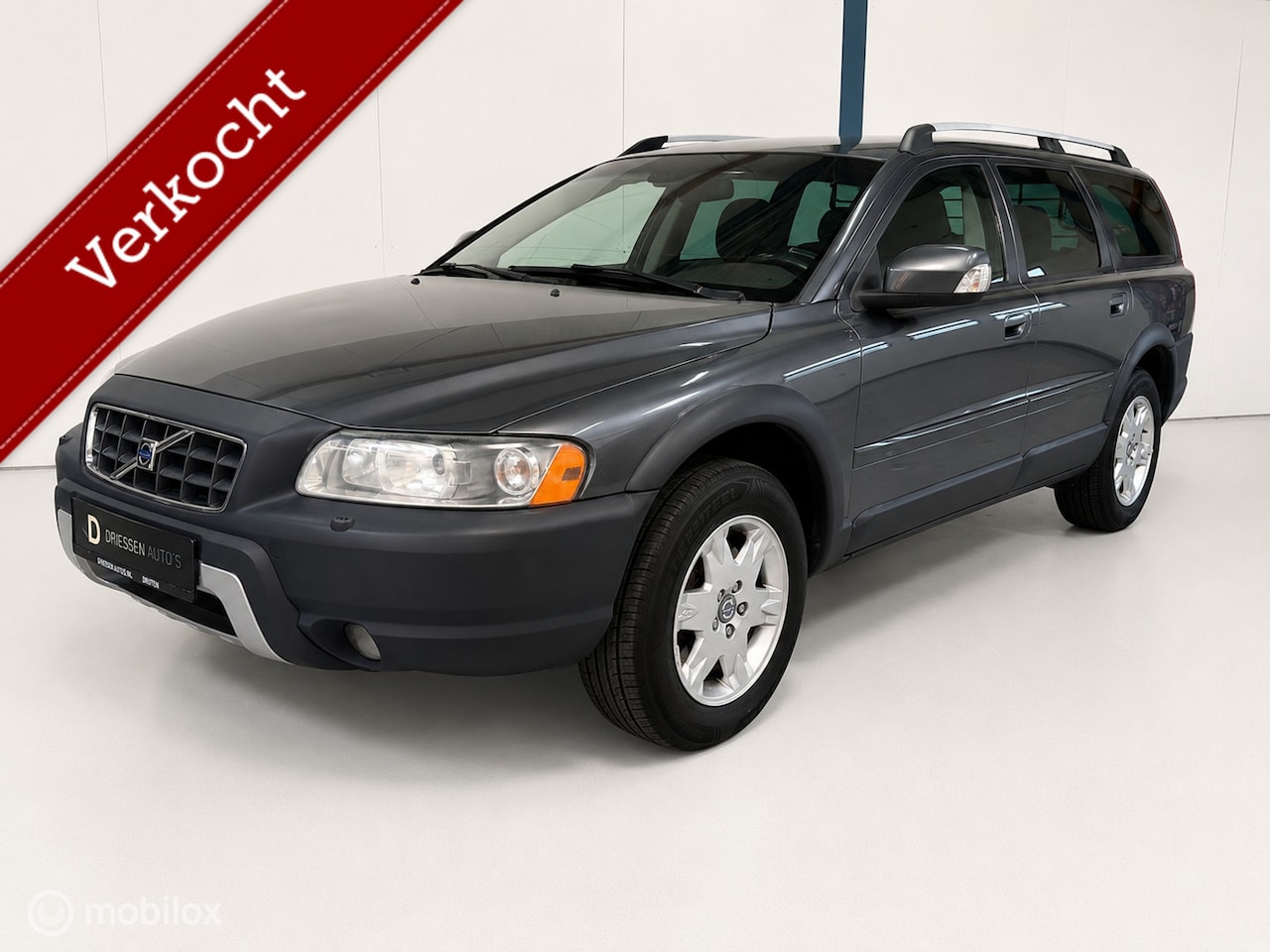 Volvo XC70 - 2.5 T Summum LEER/ XENON / TREKHAAK - AutoWereld.nl