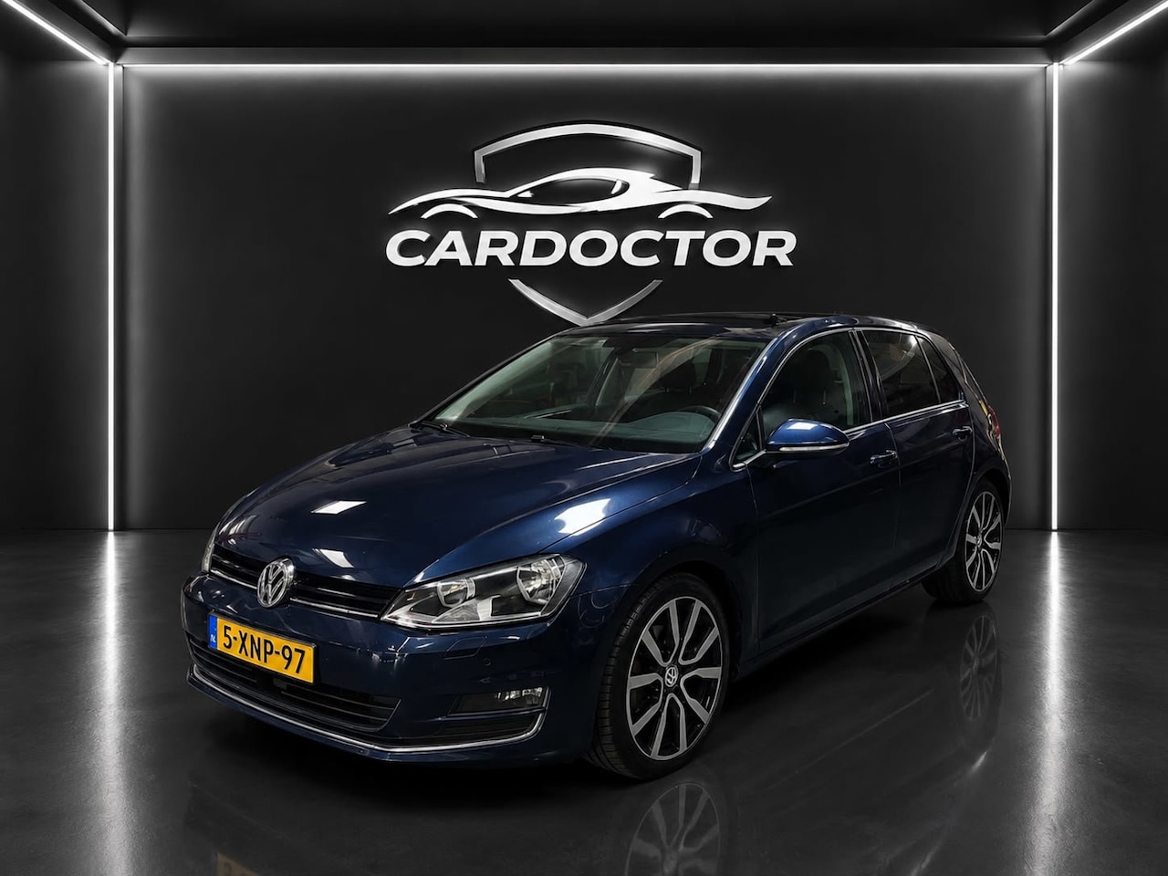 Volkswagen Golf - 1.4 TSI ACT Business Edition - NW APK - AIRCO - PANORAMADAK - NAP!! - AutoWereld.nl