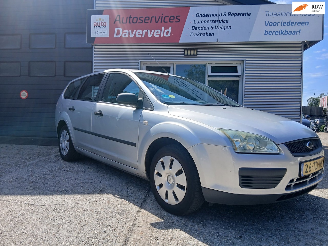 Ford Focus Wagon - 1.6-16V Champion. Rijdt en schakelt goed. Geen storingen aanwezig. - AutoWereld.nl