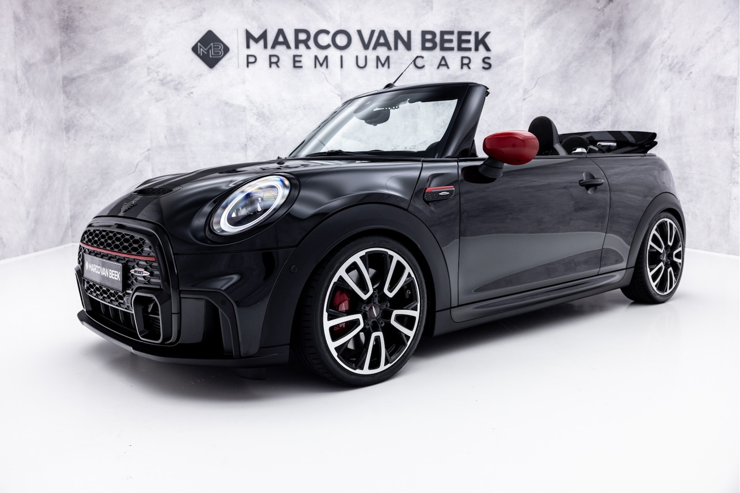 MINI Cabrio - 2.0 John Cooper Works JCW Pack | 231 PK | VOL! | Harman-Kardon | Head-Up - AutoWereld.nl