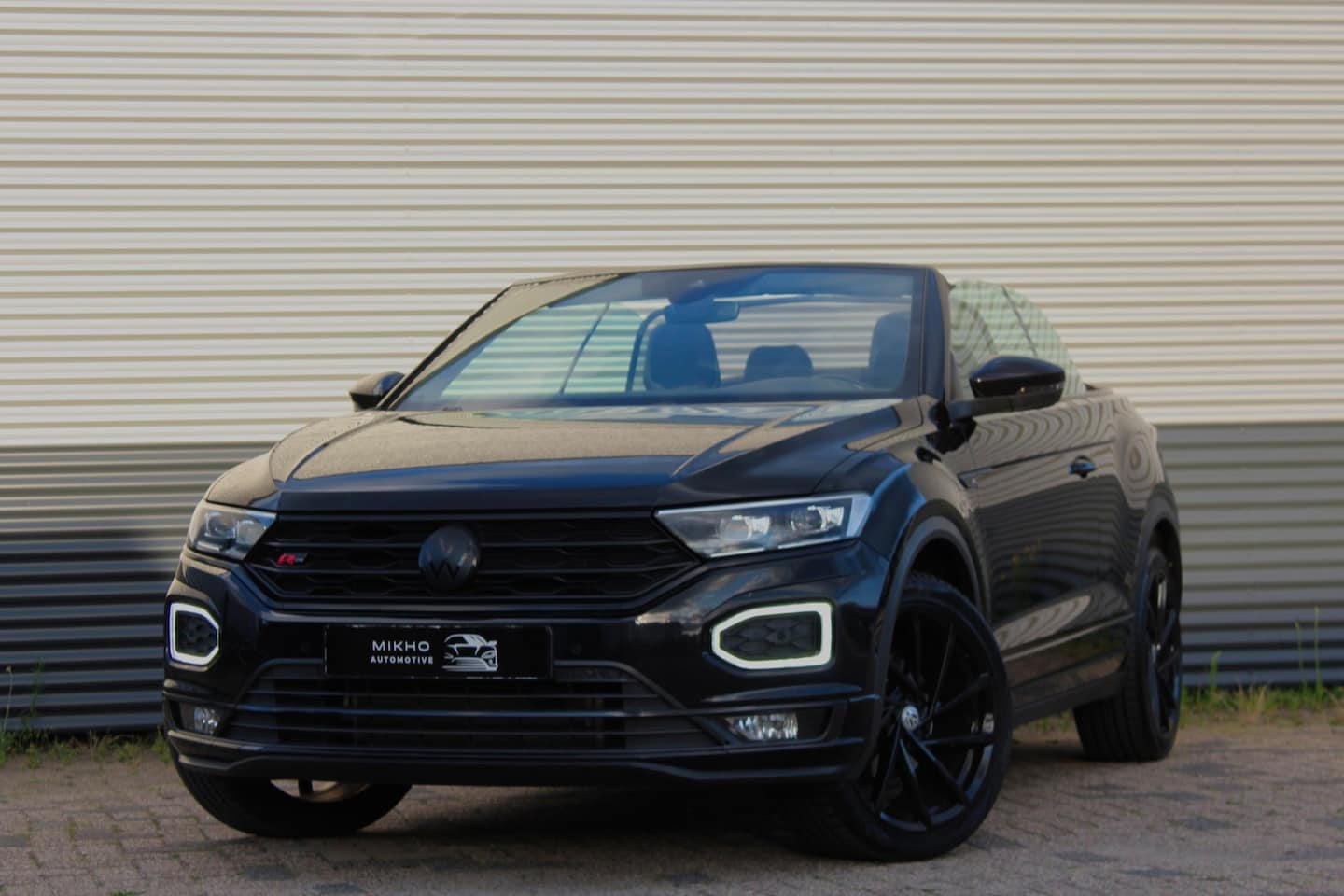 Volkswagen T-Roc Cabrio - 1.5 TSI 3x R-Line | Virtual dashboard | Beats by DRE | Dode hoek assistentie | Camera | Ad - AutoWereld.nl