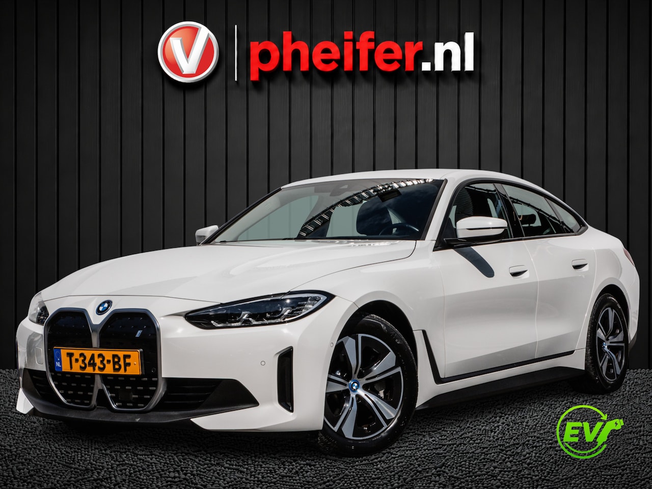 BMW i4 - eDrive40 84 kWh Camera/ Navigatie/ Harman-Kardon/ Dab/ Sportstoelen/ Elektr. achterklep - AutoWereld.nl