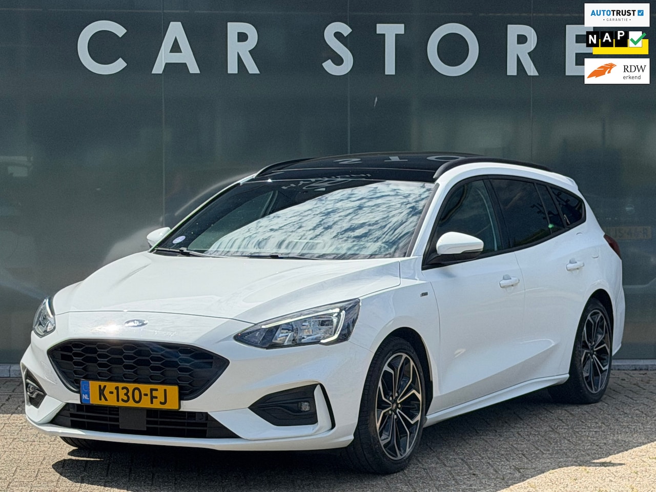 Ford Focus Wagon - 1.0 EcoBoost Hybrid ST Line X Business PANORAMADAK - AutoWereld.nl