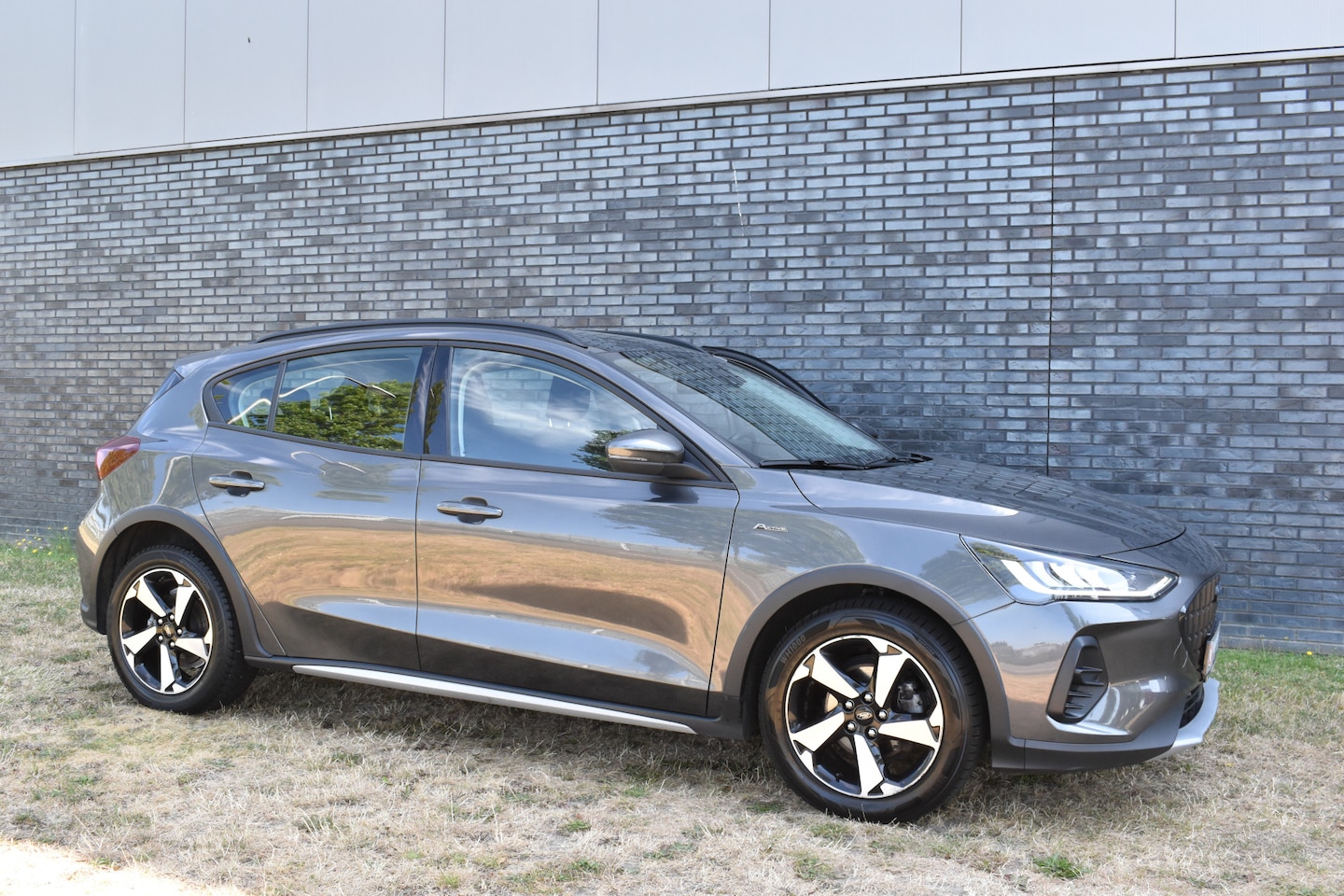 Ford Focus - 1.0 92 kW AT Active MHEV Automaat Navigatie Pdc Stoel/stuur verwarming - AutoWereld.nl