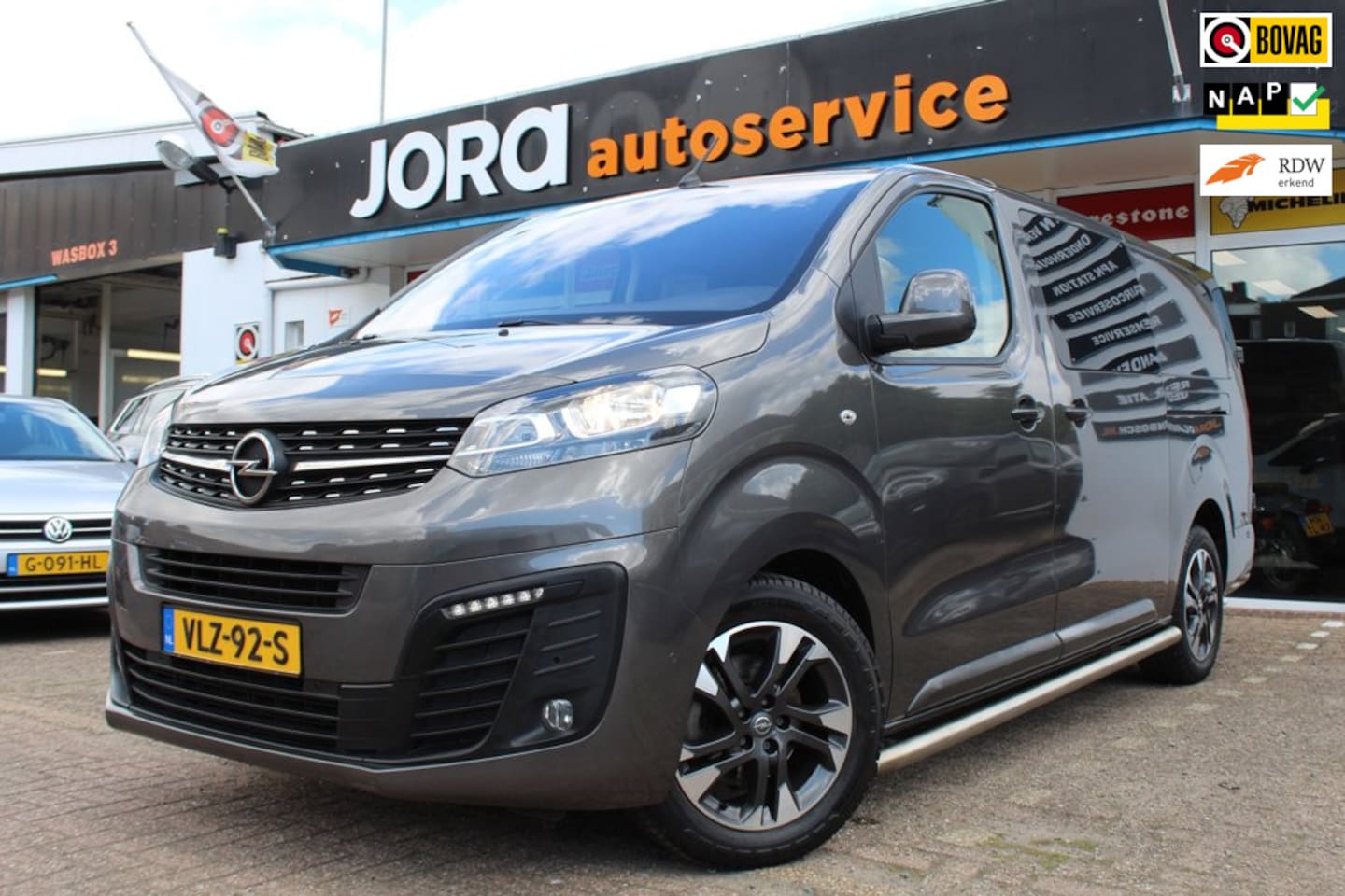 Opel Vivaro - 2.0 CDTI L3H1 DC Innovation 2.0 CDTI L3H1 DC Innovation - AutoWereld.nl