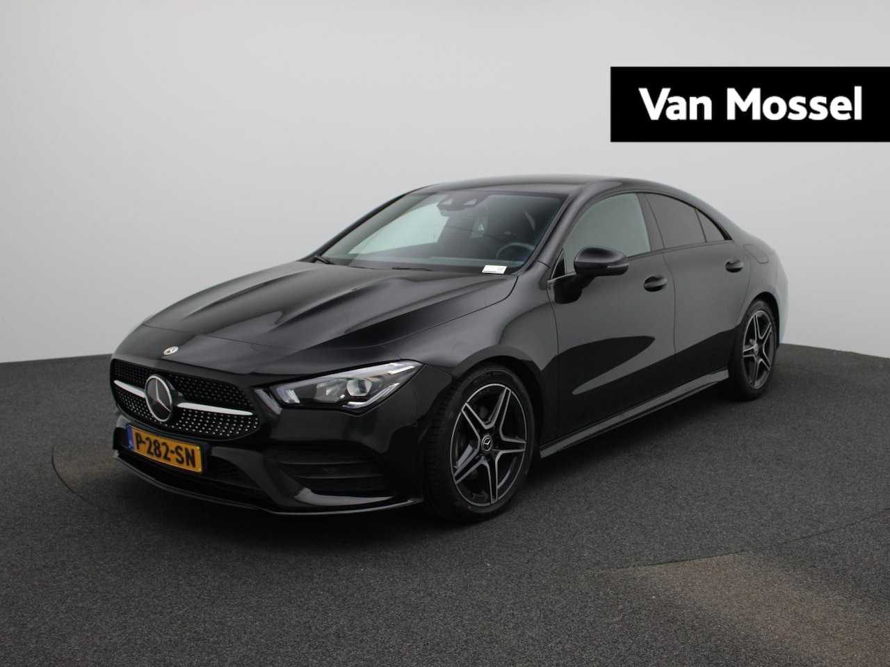 Mercedes-Benz CLA-Klasse - 180 Business Solution AMG AUTOMAAT | TREKHAAK | NAVIGATIE | CAMERA | STOELVERWARMING - AutoWereld.nl