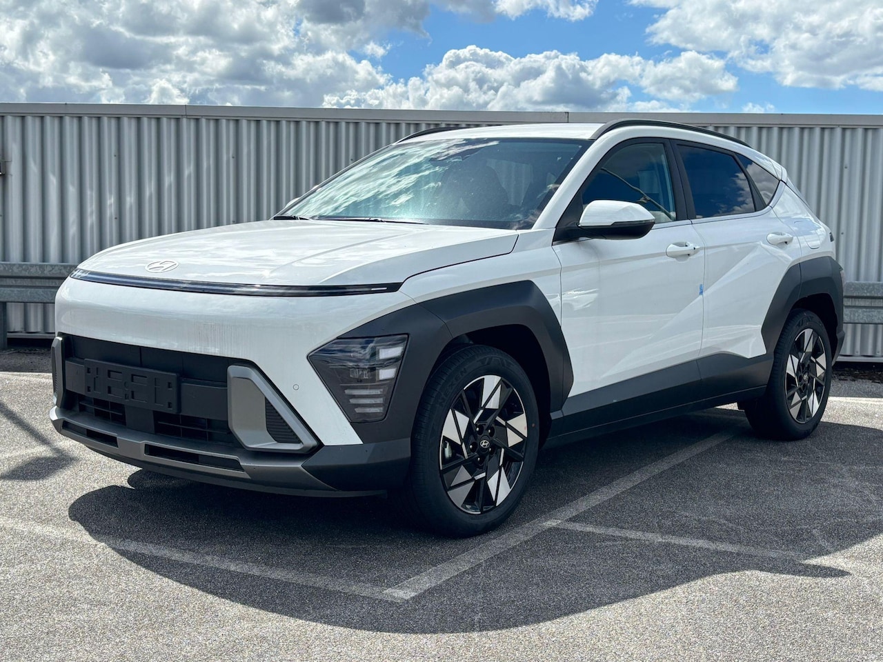Hyundai Kona - 1.6 GDI HEV Comfort / €4500,- Voordeel / Direct Leverbaar / Navigatie / 18" LMV / Adaptie - AutoWereld.nl