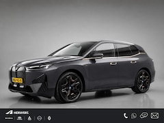 BMW iX - M60 Excellence 112 kWh / SOH 94% / 1e eigenaars auto / Schadevrij / BTW Auto / 2500kg Trek