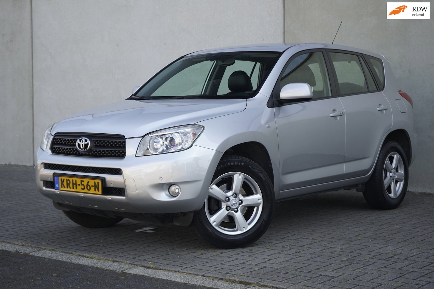 Toyota RAV4 - 2.0 VVTi Linea Sol 2.0 VVTi Linea Sol, Automaat, Leder, Navi, Airco - AutoWereld.nl
