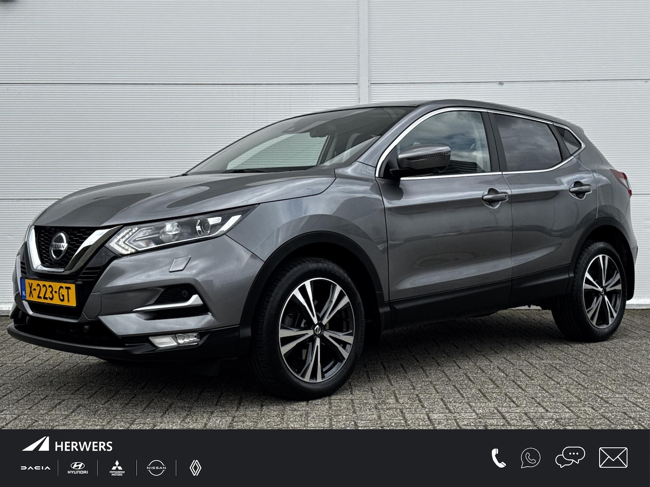 Nissan Qashqai - 1.3 DIG-T N-Connecta / Trekhaak (  1500 kg ) / Panoramadak / Airco (automatisch) / Apple C - AutoWereld.nl