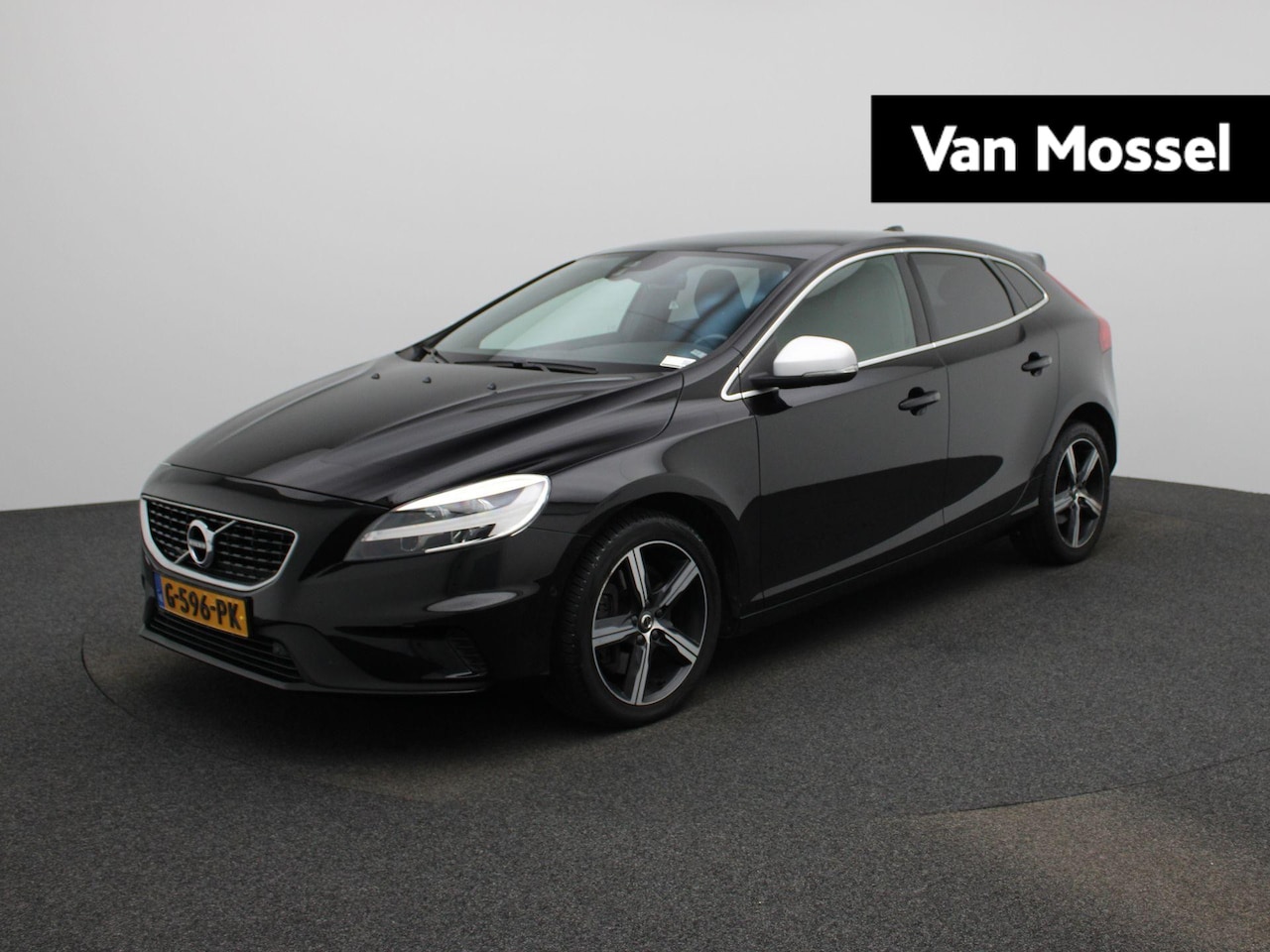 Volvo V40 - 1.5 T3 Polar+ Sport AUTOMAAT | PANORAMADAK | CAMERA | NAVIGATIE | CLIMATE - AutoWereld.nl