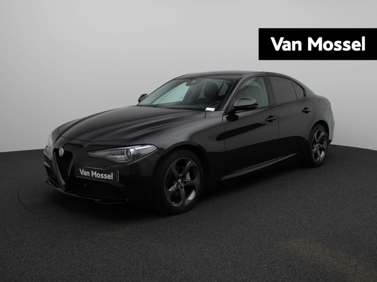 Alfa Romeo Giulia - 2.0T | automaat | Climate control | Navigatie | Half-Leder | LMV | Parkeer sensoren | Xeno - AutoWereld.nl