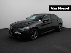 Alfa Romeo Giulia - 2.0T | automaat | Climate control | Navigatie | Half-Leder | LMV | Parkeer sensoren | Xeno