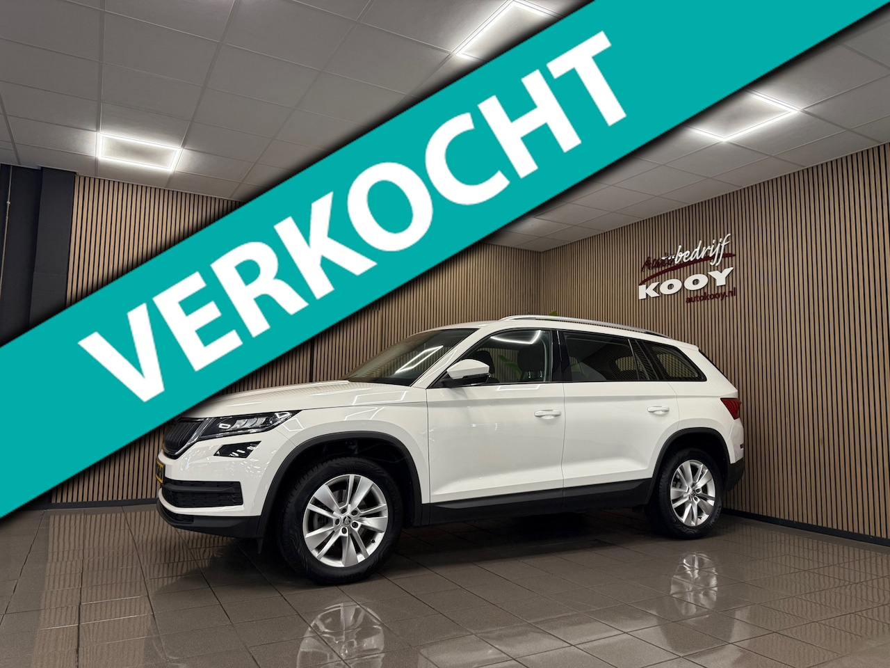 Skoda Kodiaq - 1.5 TSI Ambition Business * Automaat / Carplay / Trekhaak / 18" LM Velgen / NL Auto * - AutoWereld.nl