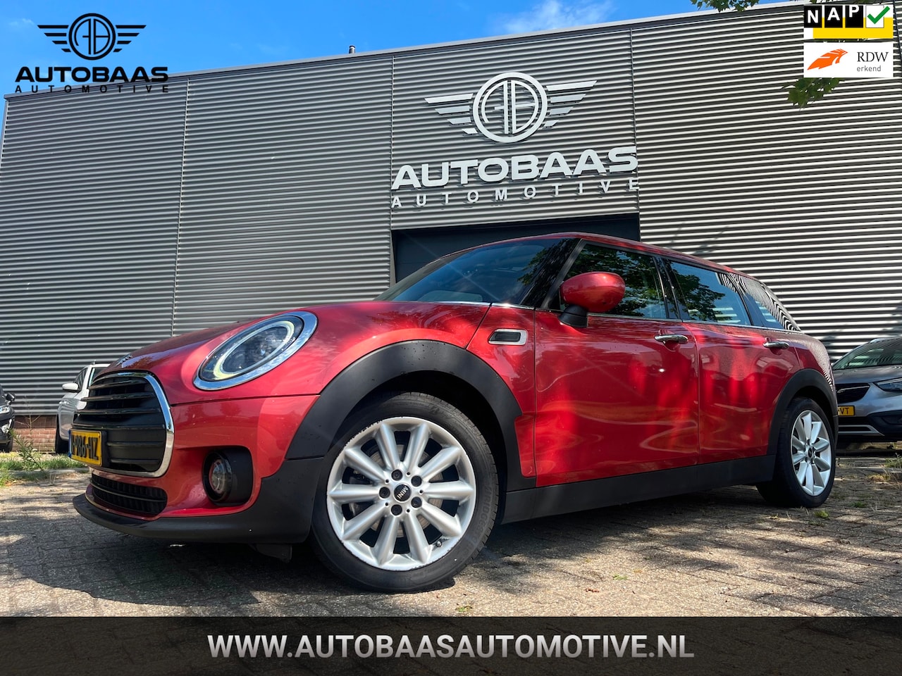 MINI Clubman - 1.5 Cooper Business Edition AUTOMAAT+NLAUTO+1EIG+PANORAMADAK+FULL LED+CILMATE CONTROL+TREK - AutoWereld.nl