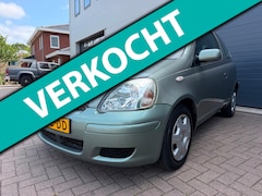 Toyota Yaris - 1.3 VVT-i Sol/Automaat/1eigenaar/Dealer-onderhouden/Airco/Trekhaak