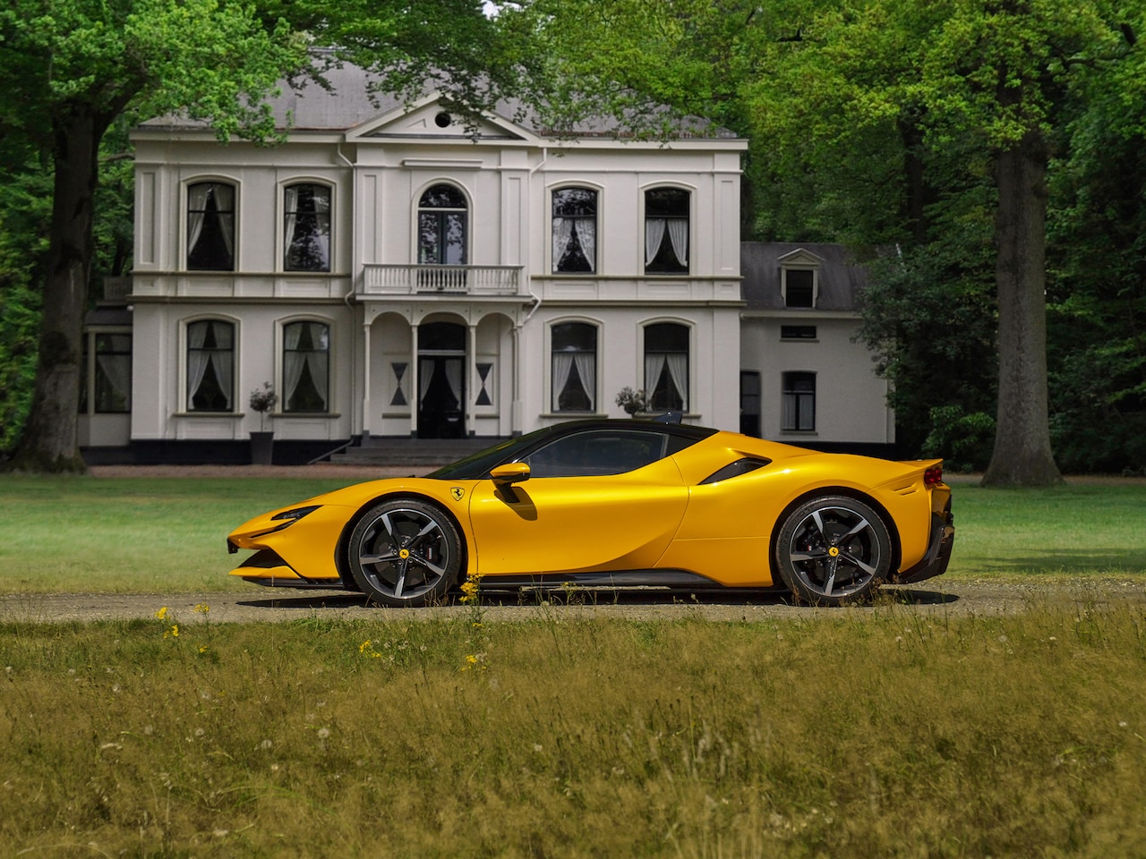 Ferrari SF90 Stradale - 4.0 V8 | Full carbon | Giallo Triplo Strato | Atelier Car | Lift - AutoWereld.nl