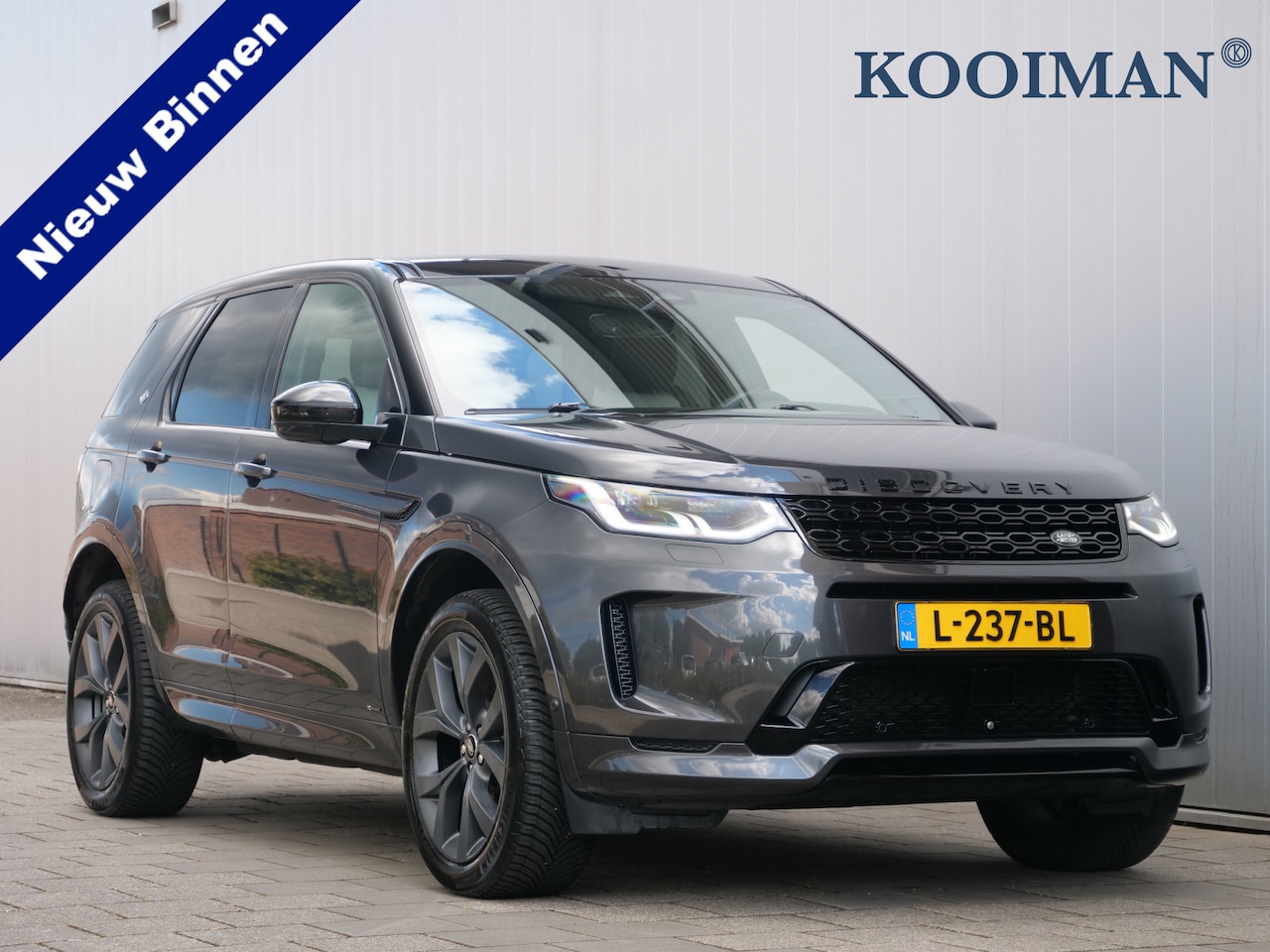 Land Rover Discovery Sport - P300e 1.5 R-Dynamic HSE 309 Pk Automaat Navi / DAB / Pano-dak / Apple Carplay / Trekhaak / - AutoWereld.nl