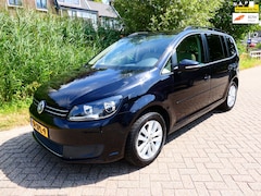 Volkswagen Touran - 1.2 TSI 105pk 7-Persoons Clima Navi Trekhaak 1300kg