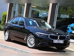 BMW 5-serie Touring - 530e Executive Leer HuD Navi Camera LED