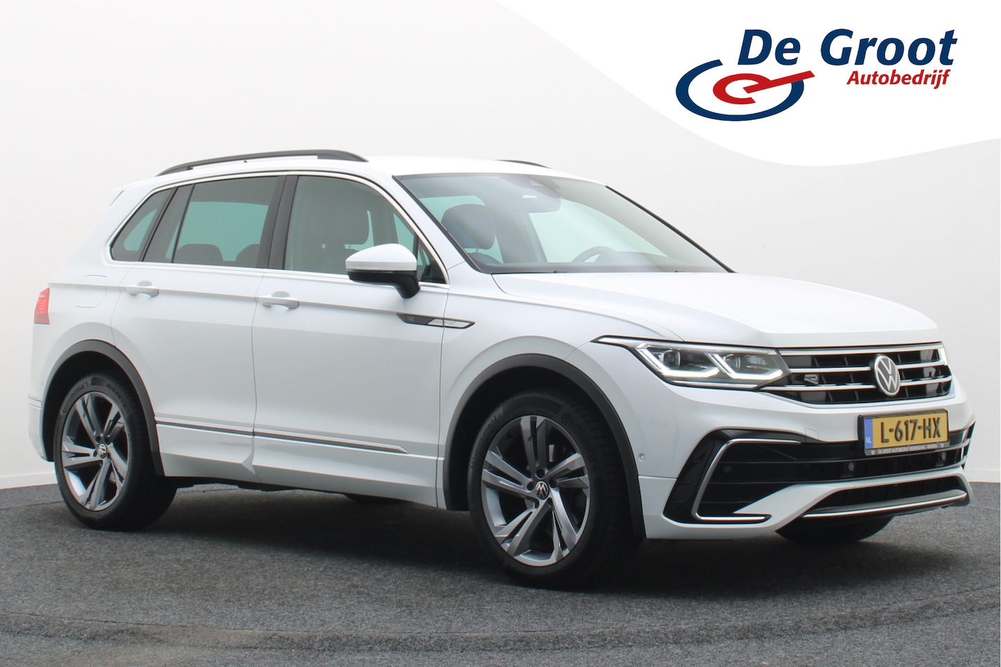 Volkswagen Tiguan - 1.5 TSI R-Line Business+ Camera, Apple Carplay, Keyless, IQ Light, ACC, 19" - AutoWereld.nl