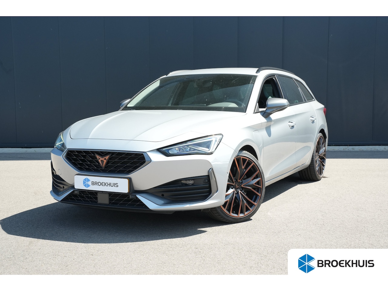 CUPRA Leon Sportstourer - 1.4 245pk e-Hybrid VZ Adrenaline | Achteruitrijcamera | Carplay | Adaptive Cruise | 19" - AutoWereld.nl