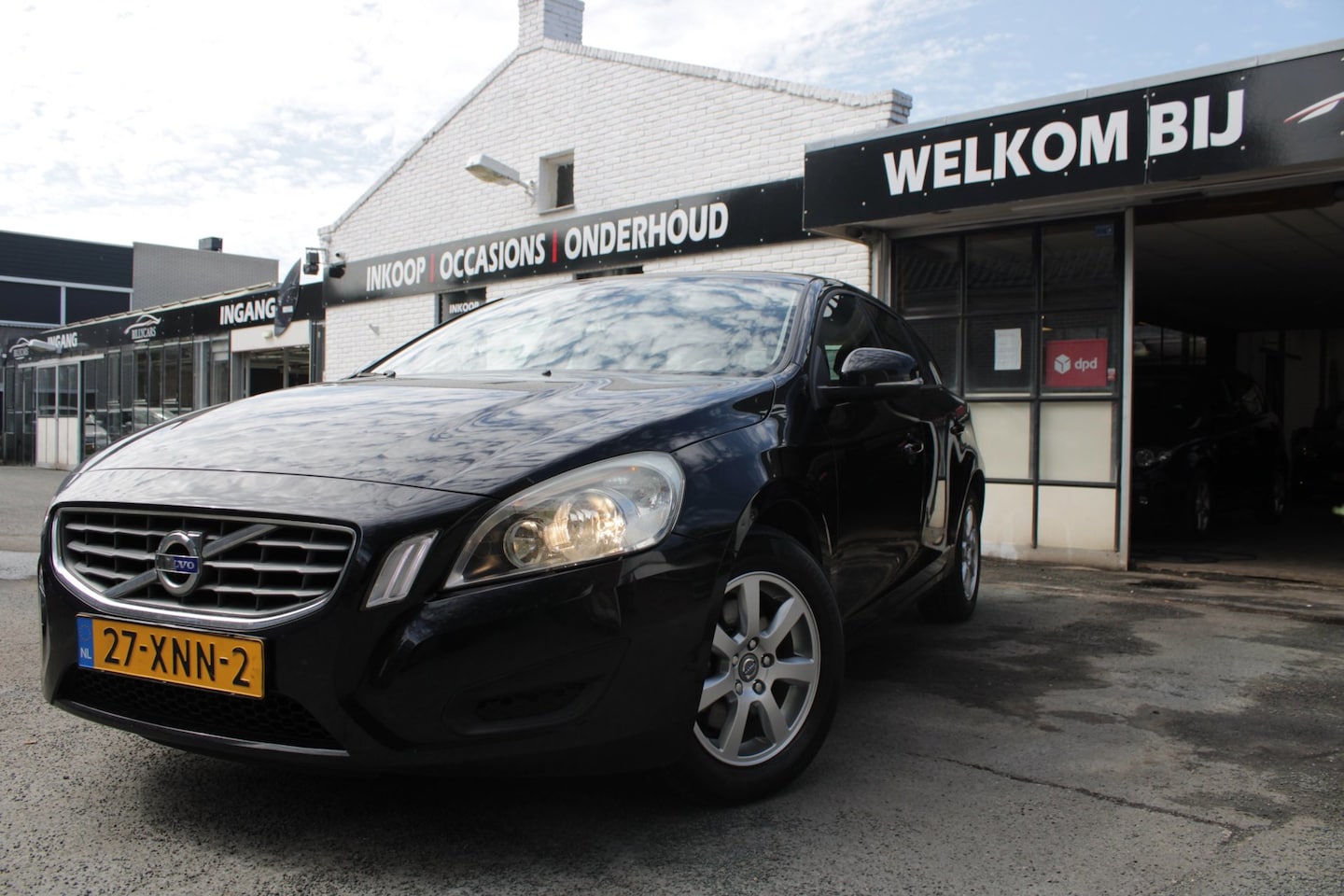 Volvo V60 - 1.6 T3 Kinetic / Navi / Parkeersensoren / Cruise Control / - AutoWereld.nl