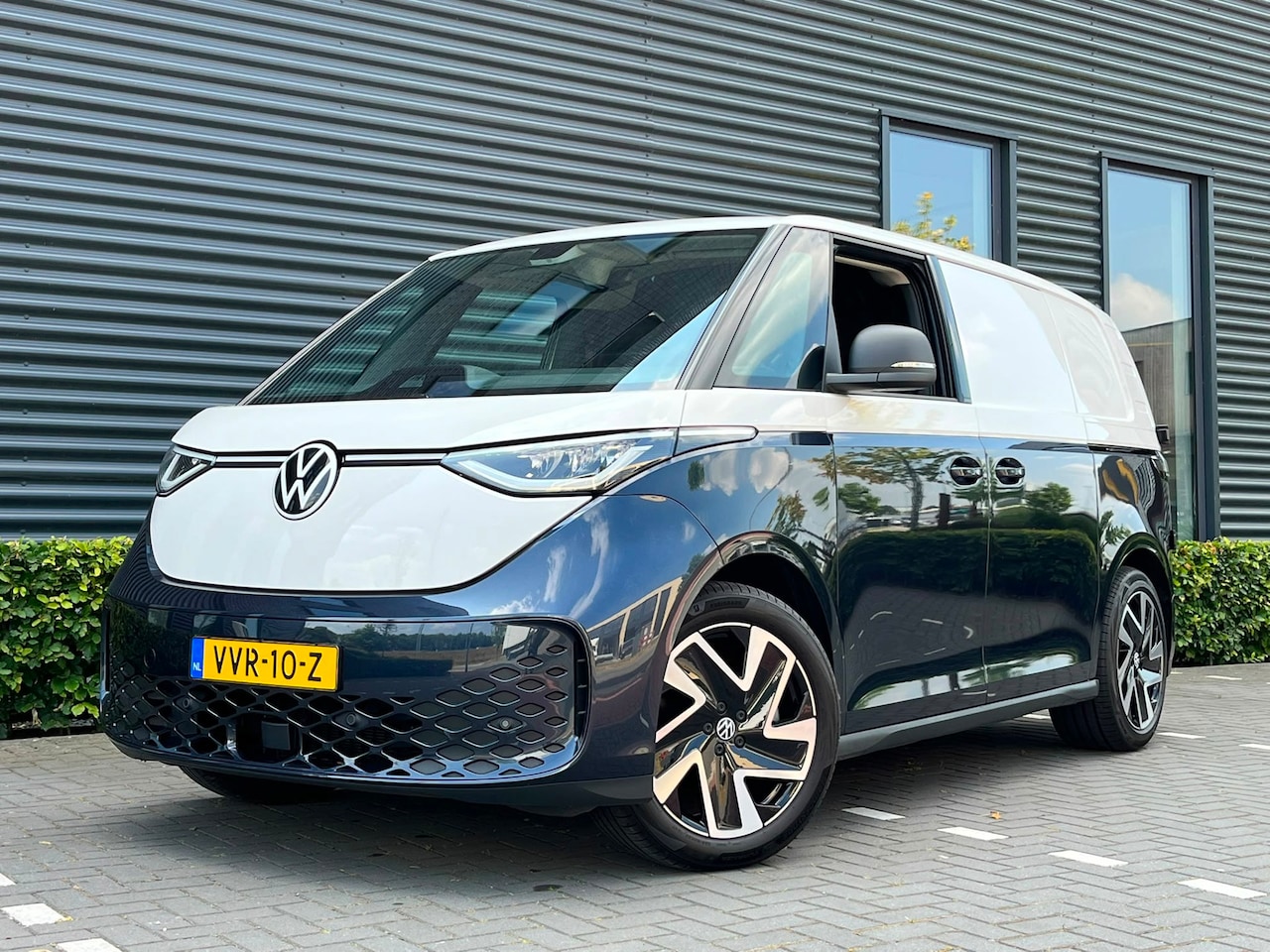 Volkswagen ID. Buzz Cargo - 77 kWh | 2 X Schuifdeur | Twotone | 20"LMV | - AutoWereld.nl