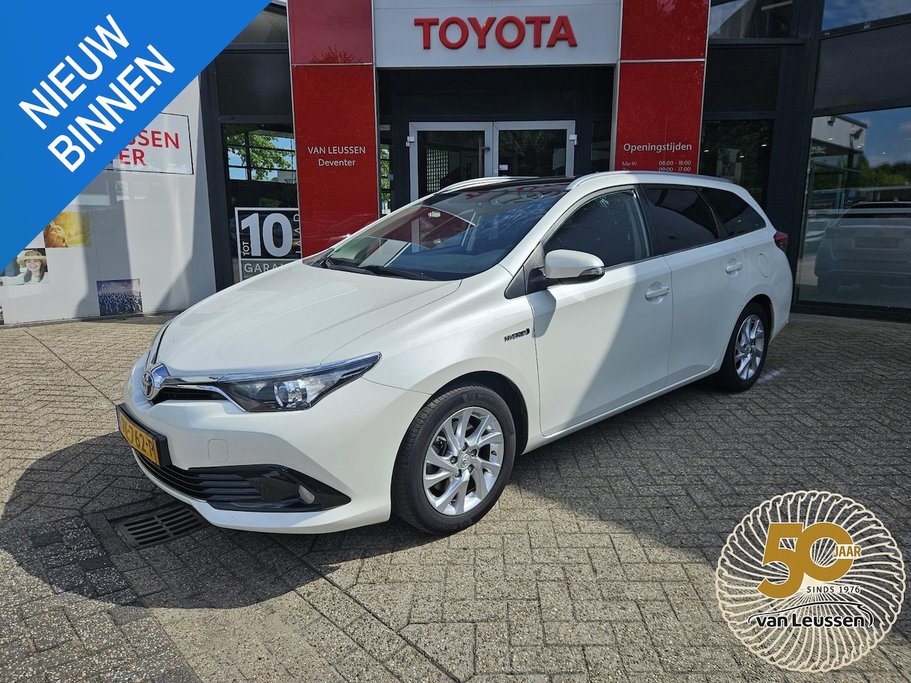 Toyota Auris Touring Sports - 1.8 Hybrid Lease CLIMA PARK-CAMERA NAVI PANO-DAK - AutoWereld.nl