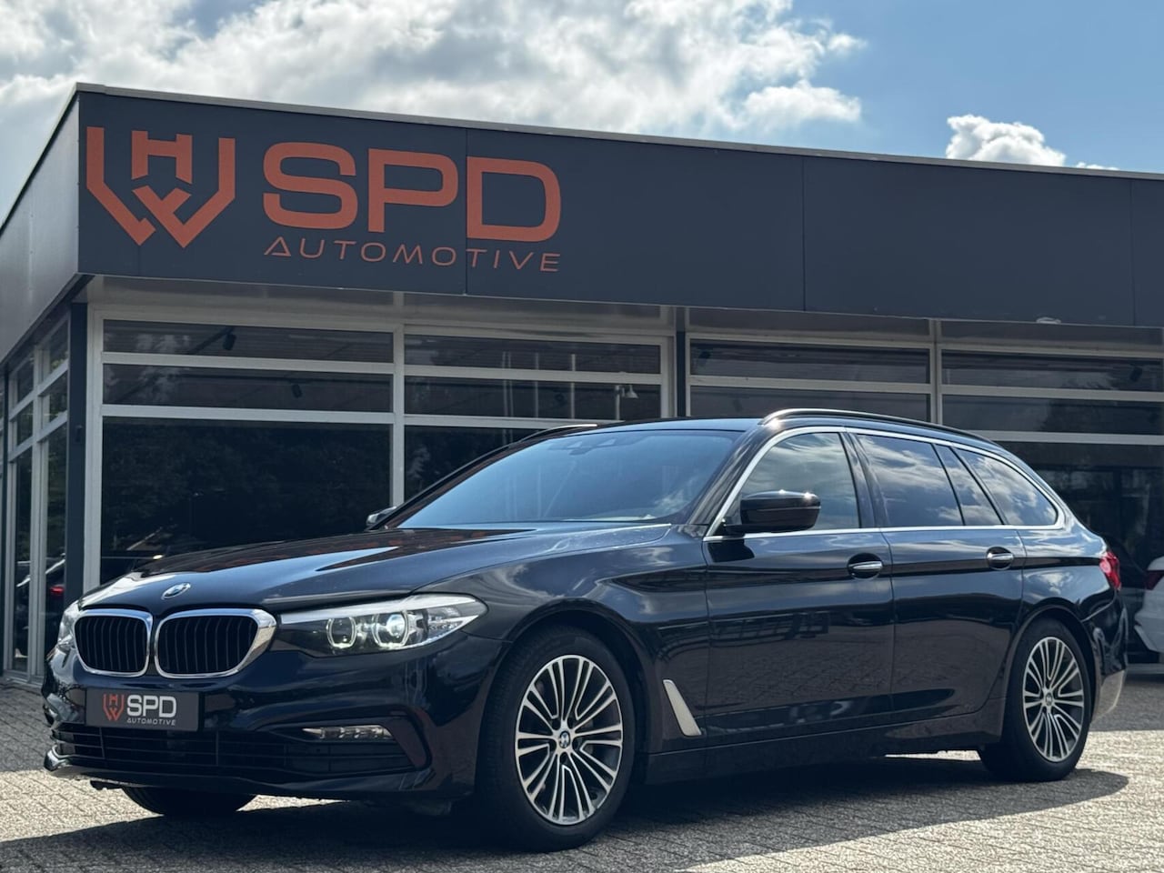 BMW 5-serie Touring - 530i High Executiv|Sport-Line|Trekha|LED - AutoWereld.nl