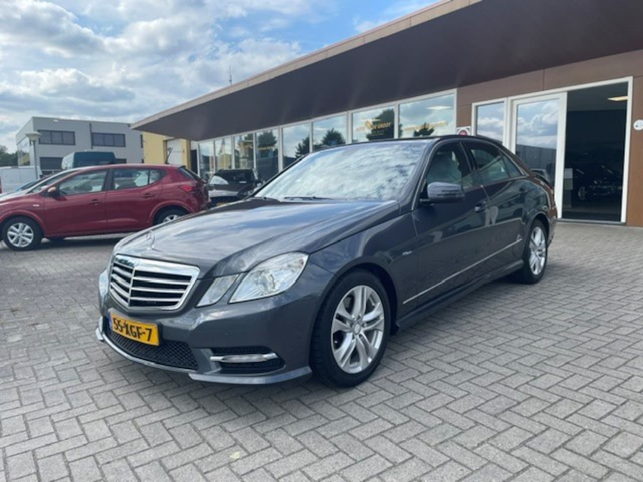 Mercedes-Benz E-klasse - 200 CGI Advangarde Automaat AMG Pakket - AutoWereld.nl