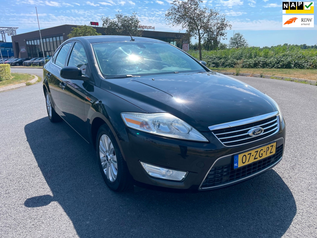 Ford Mondeo - 2.0-16V Ghia 2.0-16V Ghia, Cruise/Climate control, Radio CD speler, Elektr ramen, Lmv, Geen import, Nap - AutoWereld.nl