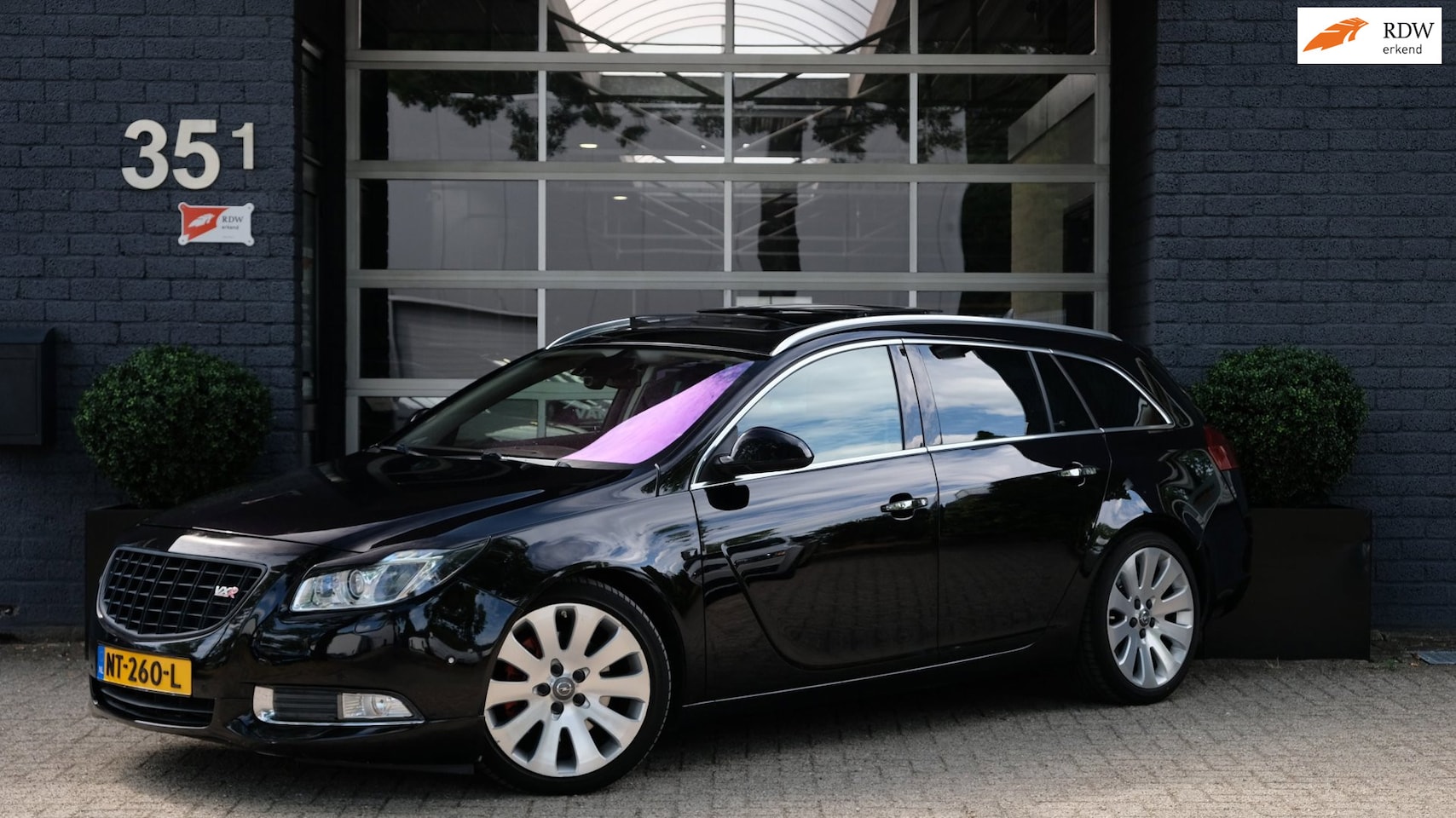 Opel Insignia Sports Tourer - 2.8 T Cosmo 4x4 Leder | Panorama | Trekhaak - AutoWereld.nl