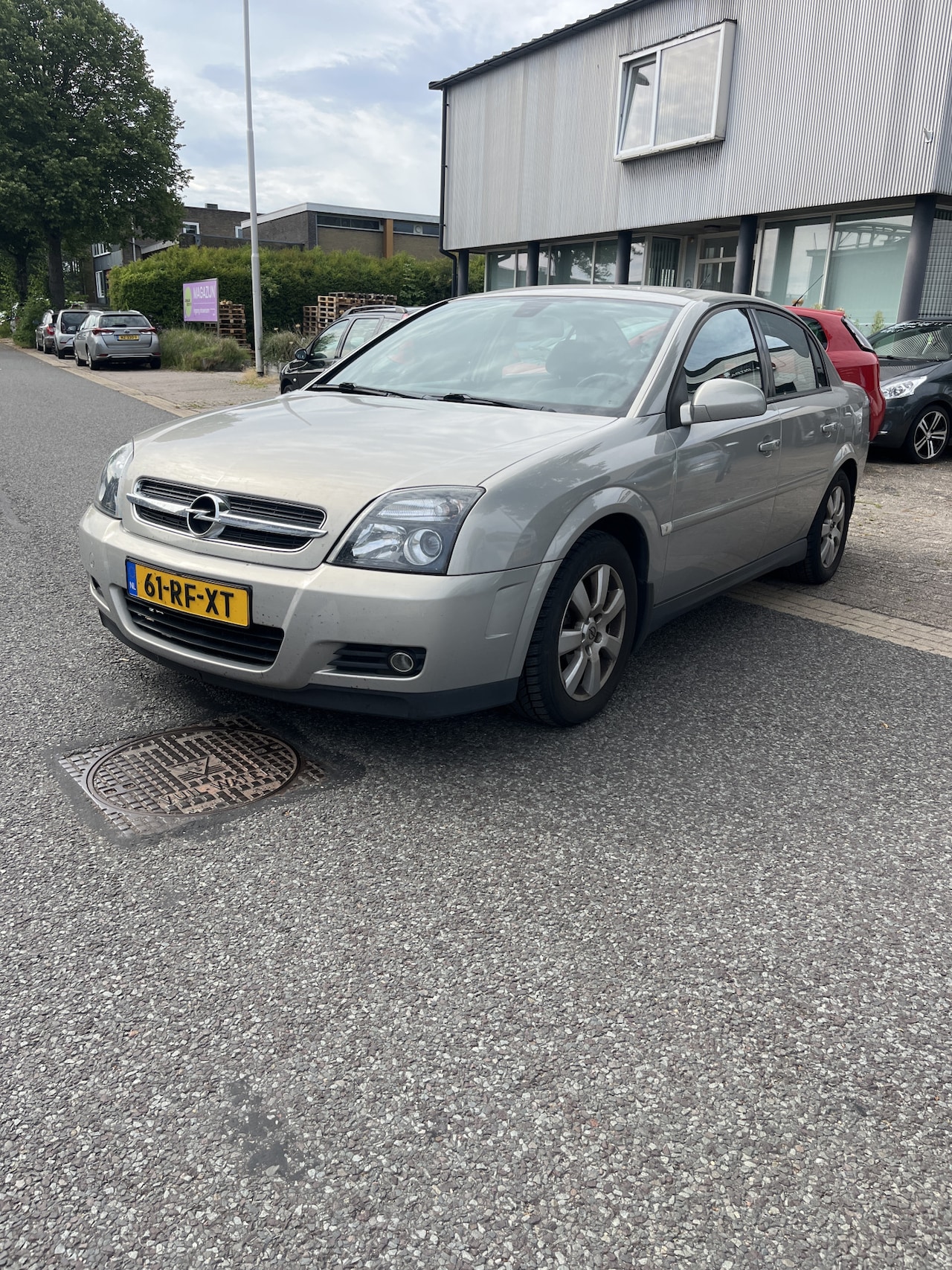 Opel Vectra - 1.8-16V V-line Navigatie,Clima enz. Keurig nette Vectra met een Apk keuring T/m 20-12-2026 - AutoWereld.nl