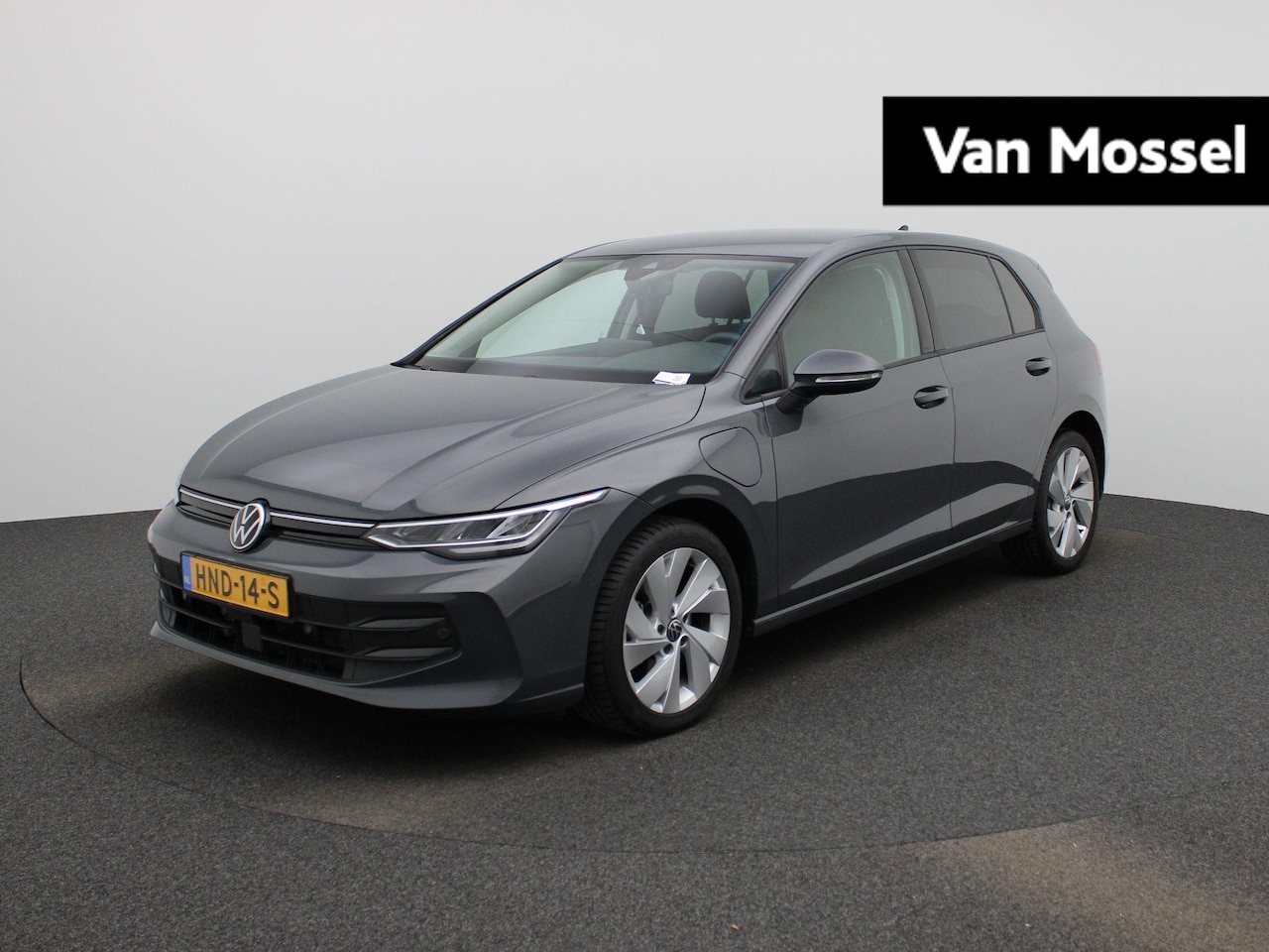 Volkswagen Golf - 1.5 eHybrid Life Edition | 17 inch velgen | Automaat | Stoel/stuur verwarming | Achteruitr - AutoWereld.nl
