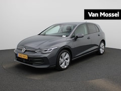 Volkswagen Golf - 1.5 eHybrid Life Edition | 17 inch velgen | Automaat | Stoel/stuur verwarming | Achteruitr
