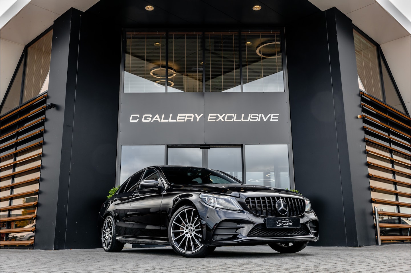 Mercedes-Benz C-klasse - C200 Premium Pack - AMG Line | Panorama | Burmester | Cruise Control | Camera - AutoWereld.nl