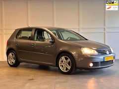 Volkswagen Golf - 1.6 FSI Trendline / Airco / 5 Deurs / Keurige Auto